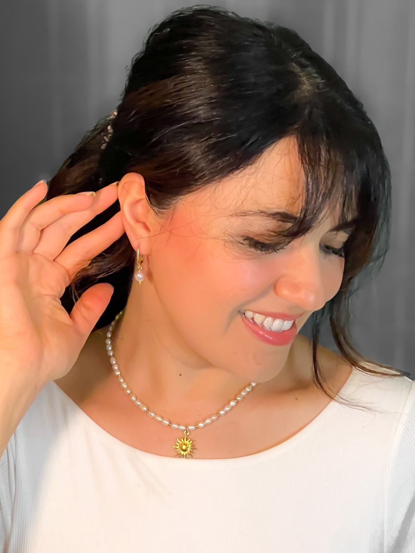 /images/jewelrey-images/aurora-sun/aurora-sun-necklace3.jpg