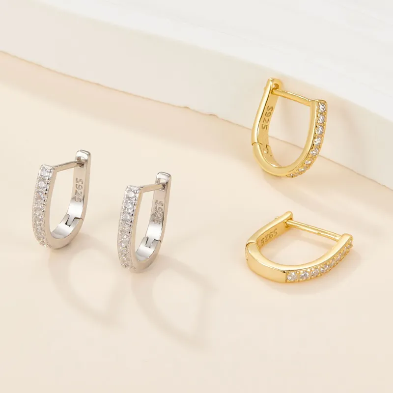 /images/jewelrey-images/noora-huggies/noora-huggies-earrings.webp